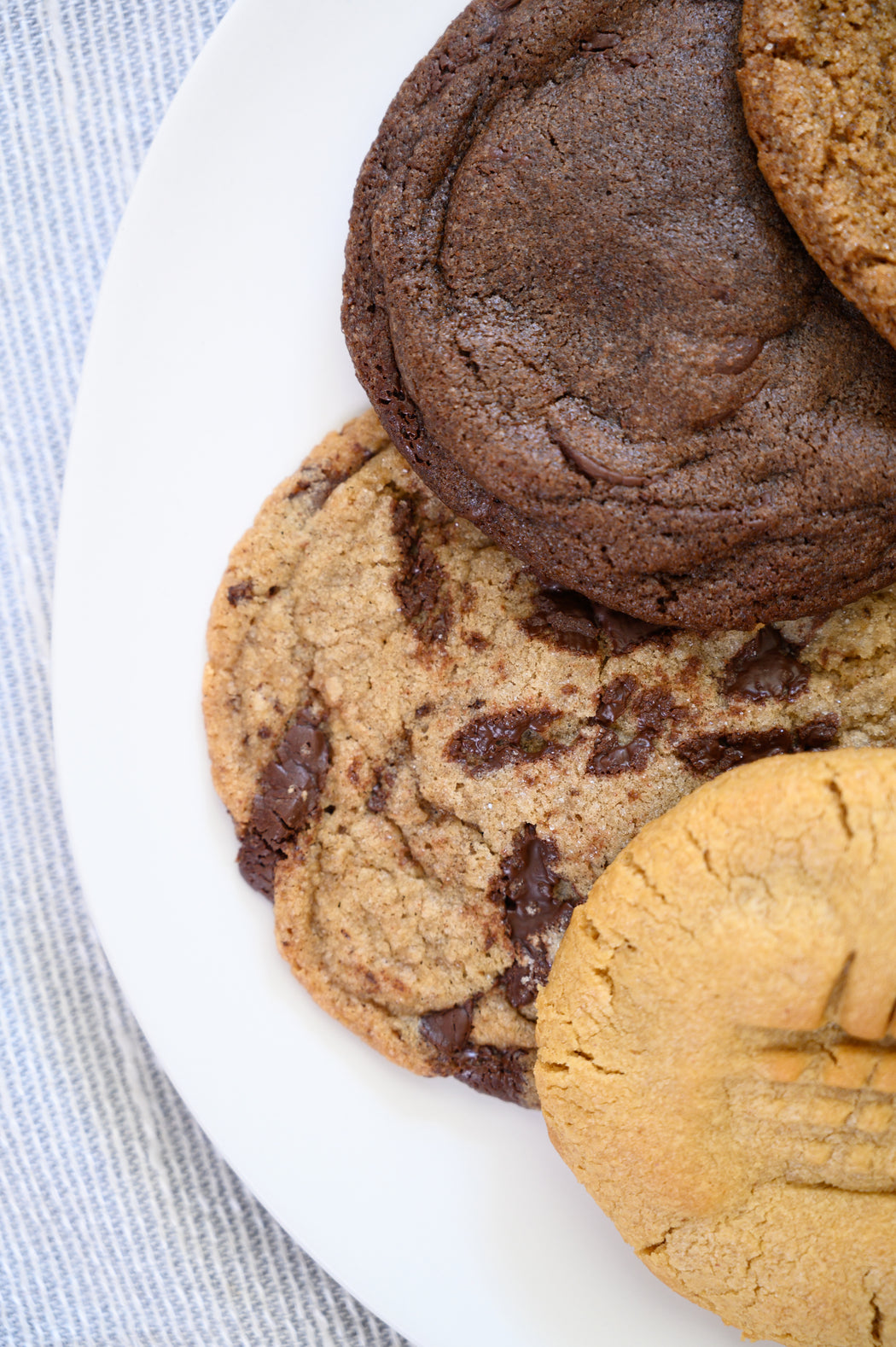 Assorted Cookies - Ginger Snaps, Mocha Cinnamon Chocolate Chip, Peanut Butter, Double Chocolate.