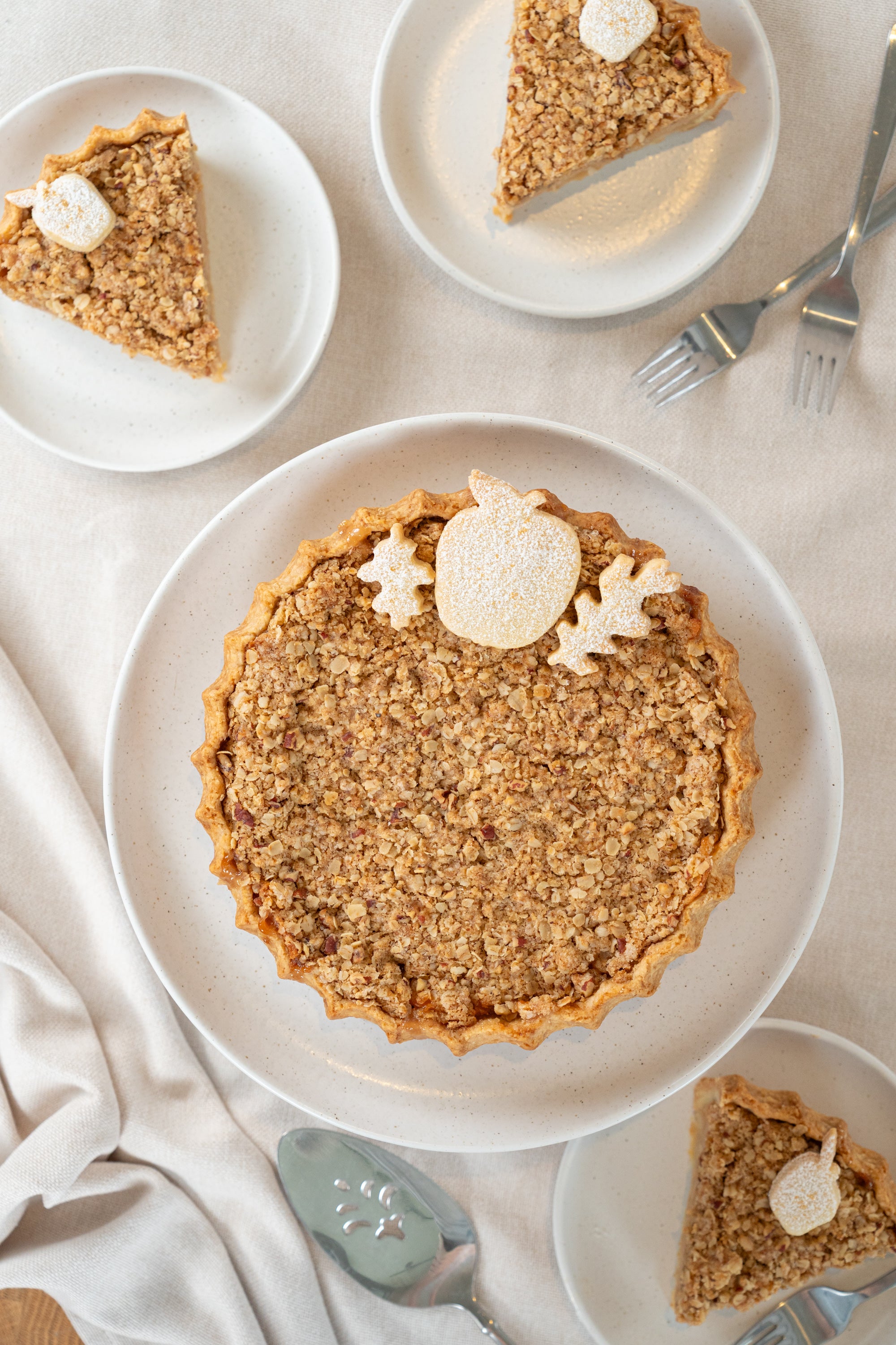 Apple Pecan Crisp Crumble Pie.