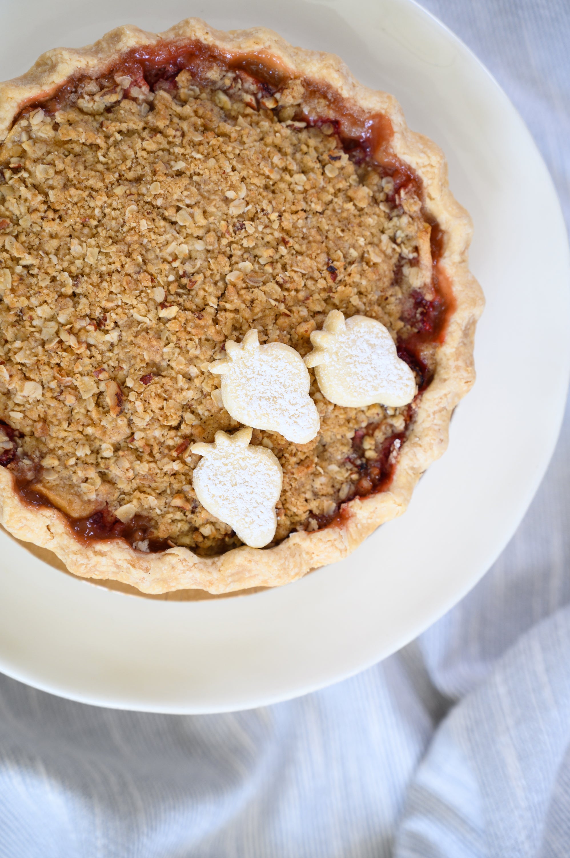 Apple Strawberry Pecan Crisp Crumble Pie.